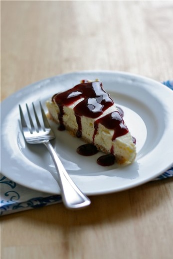 Cheesecake with Blackberry Wine Topping